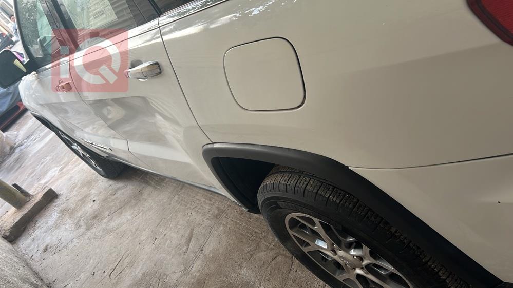 جيب جراند شيروكي